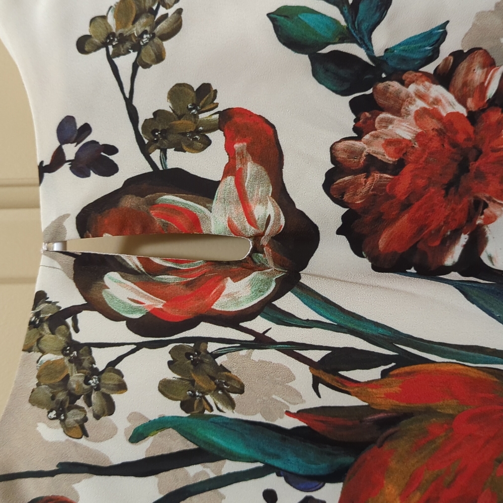 DONATING SOON! EXPRESS Keyhole Blouse - Picture 2 of 4